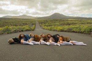 мечтать не вредно, но я всё равно хочу к ним!)
 и второе - от такого пинка да маленькой собаке, перелом позвоночника гарантирован + истошный визг (если конечно не потеря сознания от болевого шока) в течении долгого времени. короче - пи*з*дёж чистой воды.