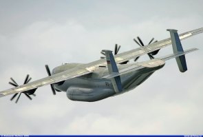 Можно было не изобретать велосипед - 1965 года издания машина. И киль разнесён для той же цели на самом деле, просто Спираль зарубили, а вот носитель остался, его и приспособили для негабарита и десантирования.