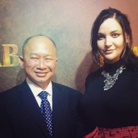 Мои любимчики навскидку из соцсетей подергала: Манки из Korn, ДжейД из Korn, Джаред Лето и режиссёр Джон Ву, Стив Харрис - основательно Iron Maiden. 
За артистами не охочусь - работаю с ними. Наверное, поэтому я тот редкий вид людей, которые любят свою работу