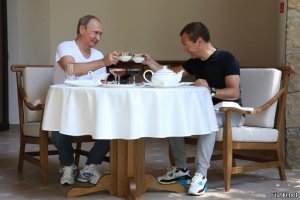 Вот самая счастливая семья.