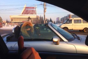 Судя по погоде, этим летом в России кабриолет не актуален