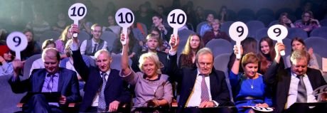 Убрался в кювет на мокрой дороге