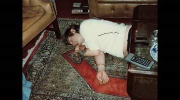 Пиво какое-то... До Оззи ему далеко.