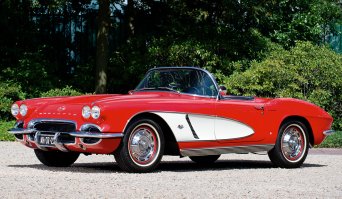 Купить Chevrolet Corvette C1 чрезвычайно сложно. Цена ухоженного Chevrolet Corvette C1 не опустится ниже 50 000$.

 

Производство Chevrolet Corvette C1 было прекращено в 1962 году. За все годы производства было выпущено 69 0 15 Корветов первой генерации.