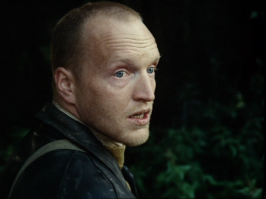 Старшая очень на папу похожа.