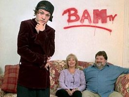 Родителей вот этого чувака вообще ничем не удивить...