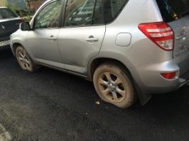 Монреальским лоботрясам еще надо поучиться игнорировать припаркованные автомобили