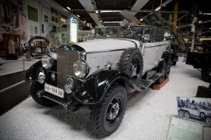 Комментов к авто почему нет?
Это вот на пример фронтовой автомобиль Гитлера.