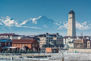 Есть такой город - Магас. Для здоровья (для жизни) не полезно там жить.