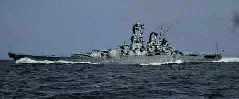 самое красивое в военных флотах мира было спущено на воду в 30-40 годы... просто неописуемой красоты тяжелые крейсера и линкоры... даже не смотря на то, что все они были противниками СССР. прямыми или косвенными или идеологическими в будущем... единственное, что линкоры (артиллерийские корабли с тяжелым бронированием, большим главным калибром и большим водоизмещением) - по большому не выполнили своей прямой роли - разносить флоты противника в щепки.  большинство линкоров были просто бабайками, ничего не могущими без кучи подлодок, эсминцев и крейсеров. просто своим наличием сковывали флот противника. но, по сути, ничем не отличились в морских сражениях. 
большая часть суперлинкоров Италии, Германии, Франции - были потоплены самолетами, не принеся значимых побед на море. Разве что германский Бисмарк, который утопил британский линкор Худ, но сам не смог дойти до базы и был утоплен англичанами. в общем - это был закат эры линкоров, начало эры авианосцев и буйство подводного флота.
и тем не менее - эти корабли невероятно красивы:
