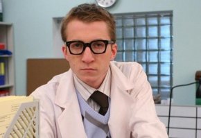 6. Левин из "Интернов" едет на съемки нового сезона....
Ога,прям одно лицо