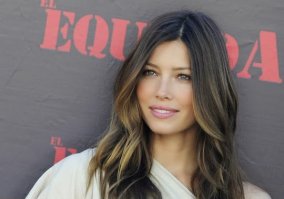 Оливковый цвет оливок и оливковый цвет макияжа - разные вещи.