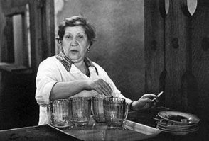 Отошла пиво бадяжить.;)