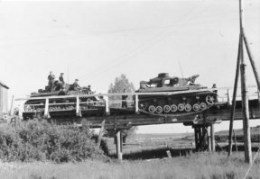 четверка на мосту где-то под Лепелем (как утверждает Бундесархив)