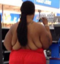 Благодаря хитроумным добавкам люди полнеют особенным образом: в основном... спина! Ноги могут оставаться нормальными и попа тоже. Даже животик... Но жирная в складках спина!! Это за гранью добра и зла.