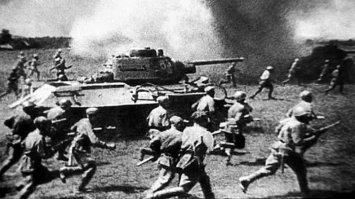 А башня "гайкой" с командирской башенкой на Т-34 в 1941 вас не смущает? Если моя память не изменяет с моим же склерозом, то это танк ЧТЗ и 1942 года выпуска