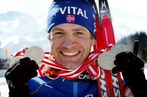 Уле-Эйнар Бьорндален я думал он отошел ,а он в Сочи 2 золота взял