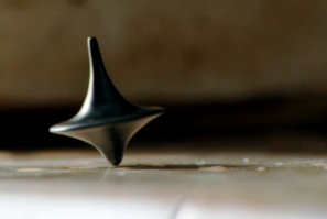 В Египте многоэтажка упала и оперлась на соседний дом