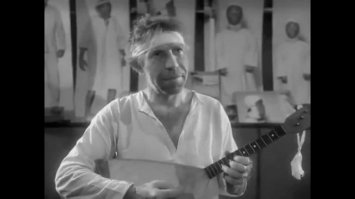 Я по нашему колхозу
Без приколов не хожу
То тротил в толчёк заложу
То на рельсах полежу