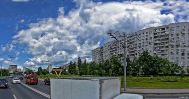 Фотография сделана в Москве в Бибирево ещё в 1981-м году.
Тогда же и увезли.
В подтверждение выкладываю сегодняшнюю фотографию этого места: Москва, Бибирево, ул.Корнейчука, д.59