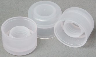 Пробки были такие, обычно использовалась чайная ложка, но были монстры которые голыми руками открывали.
 Грузинские, армянские, дагистанские напитки привозили в цистернах и разливали по бутылкам ибо так было экономически выгодно. 
 А вина были не плохие( я не беру в расчёт креплёные и квадраты).
Ркацители, Хванчкара, Киндзмараули, Алазанская долина - звучит как музыка, не чета нынешнему одноимённому пойлу.