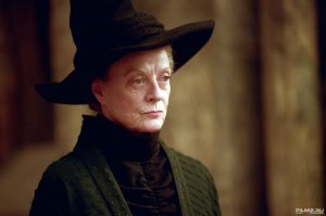 Мэгги Смит.
Просто фото в молодости.
Зло под солнцем 1982.
Гарри Поттер...