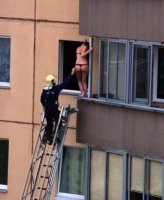 Лишт бы не подала на сексуальное домагательство.