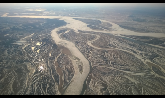 А страна у нас большая) Много чего есть посмотреть. Был на Дальнем востоке, Байкал немного зацепил, чуток Сибири , Урал, Поволжье,  Черное море. Мне кажется что удивительных мест очень много.
Фтки Петропавловск-Камчатский, Ханты-Мансийск, река Амур, Улан-Уде, Набережная Анапы.(Фотки на телефон сделаны)