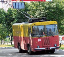 Застал времена, когда грузовые троллейбусы по Москве курсировали. Один даже был выкрашен в белый цвет и пингвины были нарисованы. Вроде как холодильник.