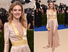 Водянова, похоже, работает сутками напролет... А с коленкой у нее что?