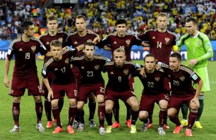 Этих парней забыл автор.