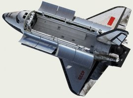 Было ещё одно очень важное отличие.
Американский орбитальный ракетоплан (орбитер) был оснащён тремя собственными (бортовыми) разгонными маршевыми двигателями RS-25 (SSME), начинавшими работу за 6,6 секунд до момента старта (отрыва от стартового стола), и выключавшимися незадолго до отделения внешнего топливного бака.
У "Бурана" же не было маршевых двигателей: запуск и вывод на орбиту осуществлялся ракетной системой "Энергия".
То, что мы очень похожее на двигатели видим в хвостовой части "Бурана", это не маршевые двигатели двигатели для довыведения (в качестве доразгонных двигателей), а также для маневрирования на орбите и схода с неё. В принципе, у американского орбитера кроме маршевых были и такие же.