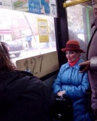 Ну я так думаю, если в транспорте на себе заметить взгляд этой особы: то в штаны насрать вполне можно!