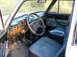 Вот салон  батиной "шохи".Из первых партий 76 г. Велюр на сидухах и на дверных картах смотрится до сих пор как новый.