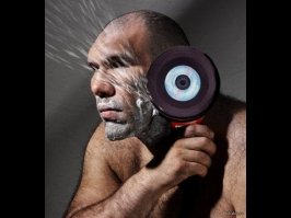 А Валуев болгаркой просто бреется!