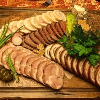 Можно и без лопаты обойтись - деревянной доской...