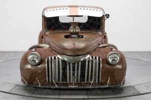 Чё за самовар из капота торчит, Tula customs?