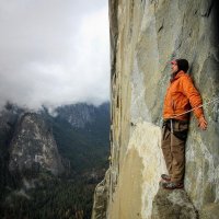 Ага, он залазил на big wall и восьмерку завязать забыл... Поп*издите мне тут...