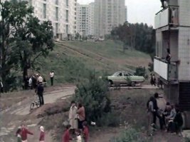 Эти эпзоды снимали не далеко от моего дома.
Пацанами бегали смотреть.