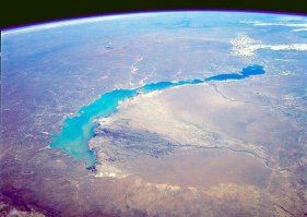 Авторрррррр, ты мудараст, об озере Балхаш даже пару строк не написал .................... охрененные места, где можно отдыхать и рыбачить ............................