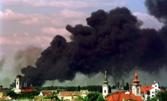 Всего лишь 18 лет назад натовские ублюдки бомбили этот красивый город местные жители хорошо помнят те дни...