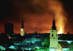 Всего лишь 18 лет назад натовские ублюдки бомбили этот красивый город местные жители хорошо помнят те дни...