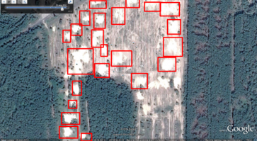 Спорить не собираюсь, техники действительно там стало меньше с 2014 года,, но не могу избавиться от ощущения, что на крайних (пустых) фото, что-то из техники просто "замазано"