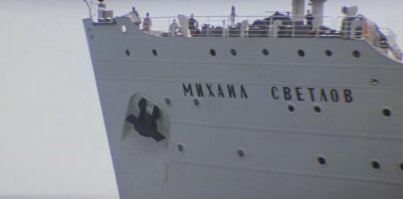 К моему величайшему стыду ассоциируется только с "Бриллиантовой рукой".