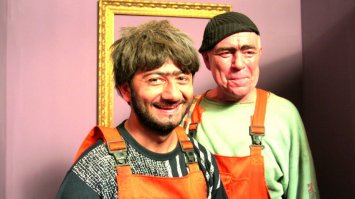 Боже!Как умели класть кирпич и плитку!
Эххх...Нашалныке!Им Шайтанама помогал