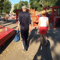 Этого можно назвать подкаблучником только через интернет, желательно со скрытого айпи адреса.