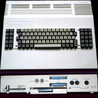 Кстати, в старых компах от IBM в BIOC был зашит и Бейсик.
И не только IBM. В совеццком домашнем ПК Ассистент 128 тоже был зашит Бейсик. Собственно, этот Ассистент и был клоном IBM, реализованый на отечественной элементной базе (КР1810ВМ86 и прлчее); у него даже видеоглюки ("снег" CGA 80х25) были такие же, как и у оригинала.
Этот встроенный Бейсик запускался автоматически при отсутствии загрузочного (системного) диска, ну или по команде из BIOS.