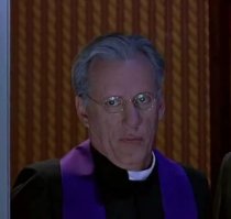 Художник видит лица в предметах и рисует по ним персонажей