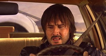 Водитель перелетел на автомобиле через реку и погиб