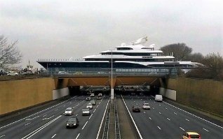 Подумаешь, канал над каналом
Вот Вам канал над дорогой. Москва. Волоколамское шоссе